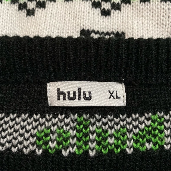 NEW Hulu Green Black Hulu Has Live Sports Pullover Sweater - Picture 4 of 5